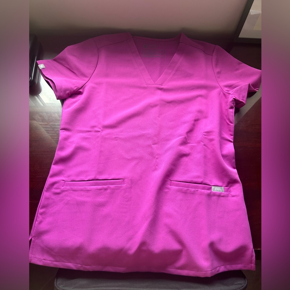 Figs XS magenta technical collection scrub top :)